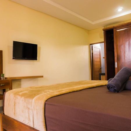 Cakra House Hotel เดนปาซาร์ ภายนอก รูปภาพ