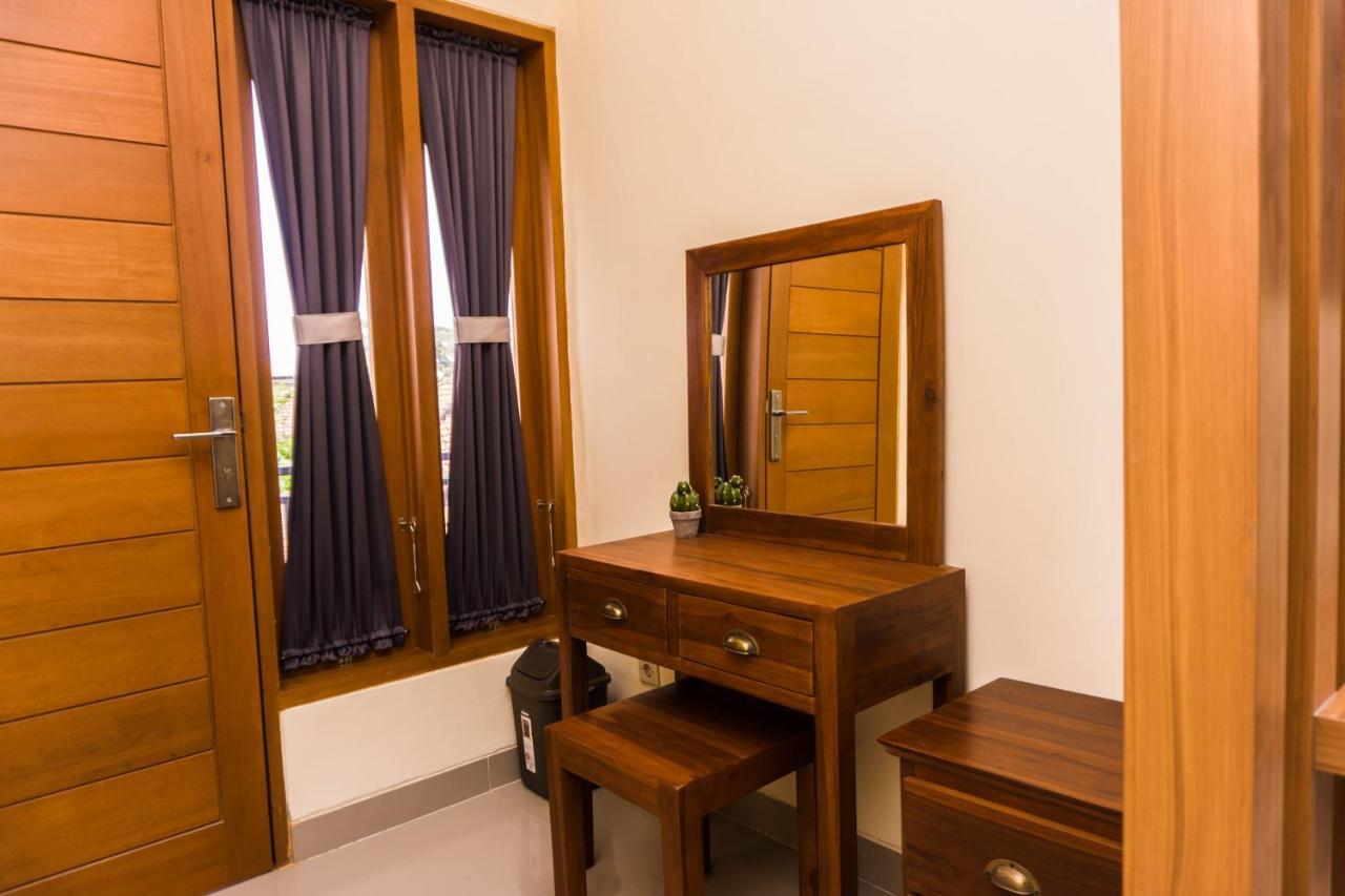 Cakra House Hotel เดนปาซาร์ ภายนอก รูปภาพ