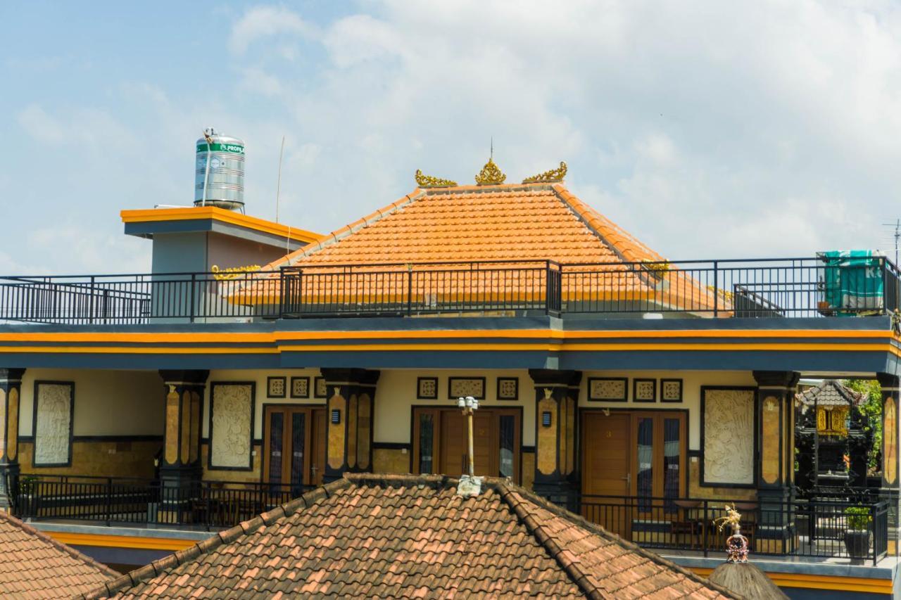 Cakra House Hotel เดนปาซาร์ ภายนอก รูปภาพ