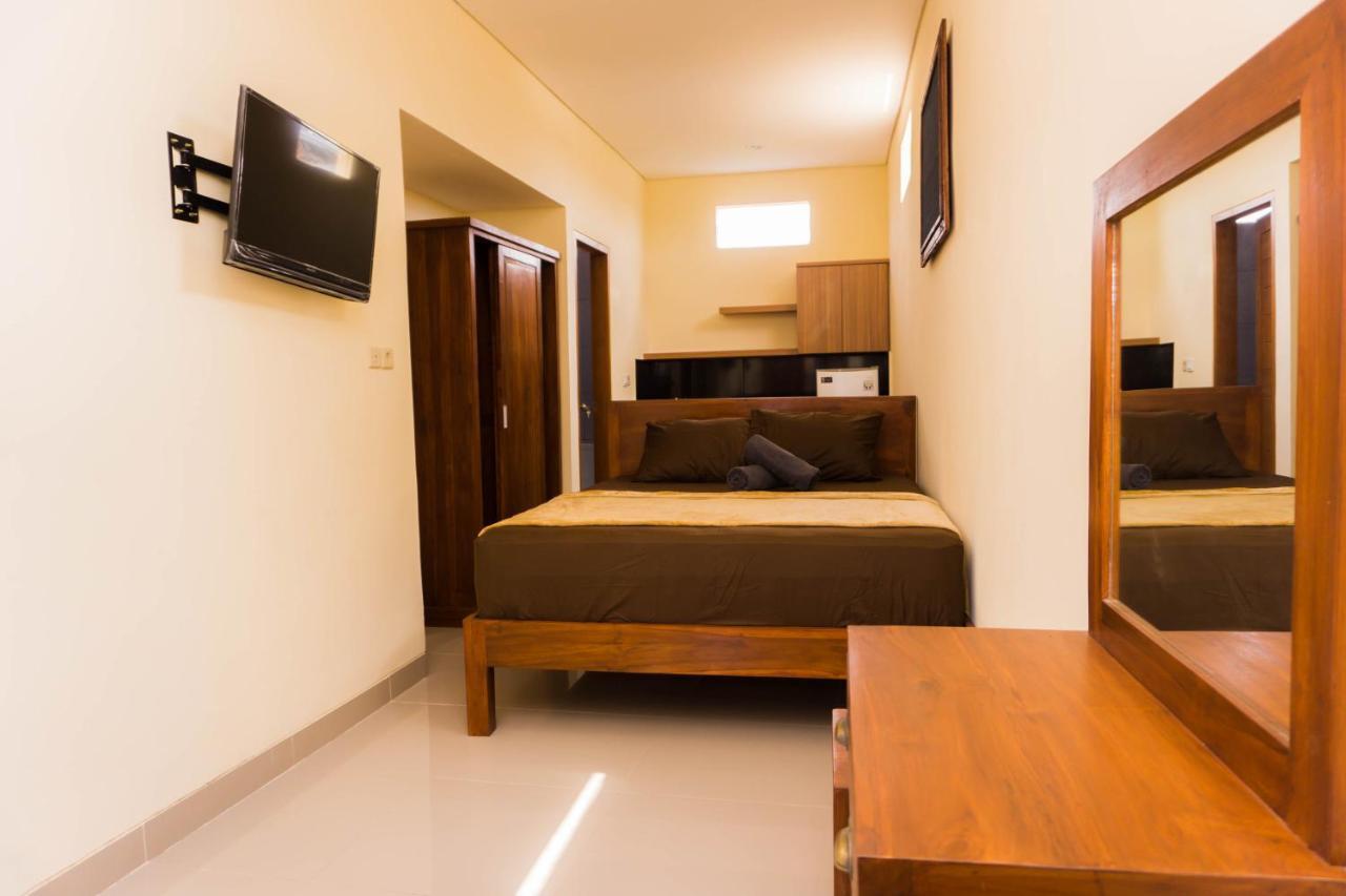 Cakra House Hotel เดนปาซาร์ ภายนอก รูปภาพ